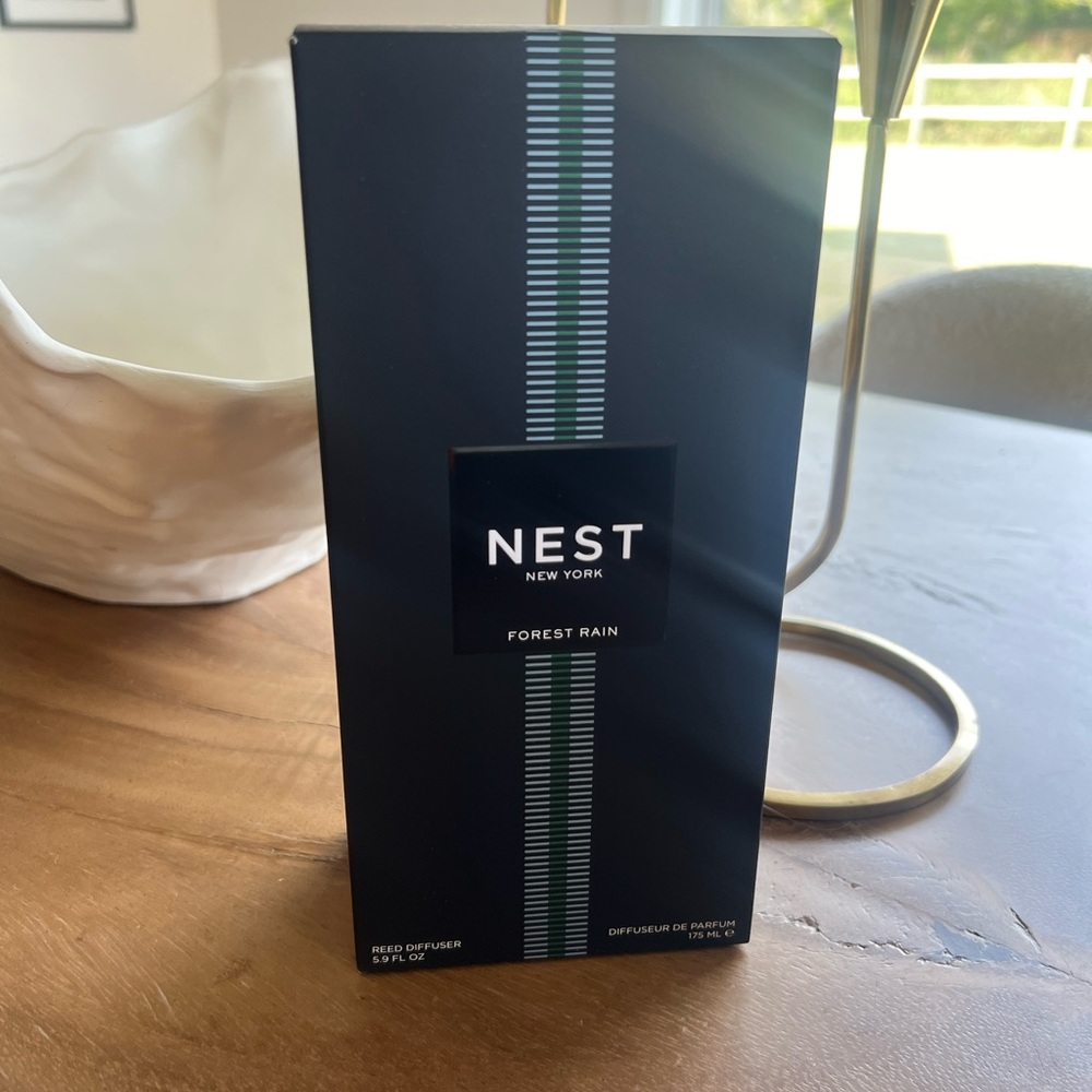 NEST Fragrances Forest Rain Reed Diffuser - Black and Green